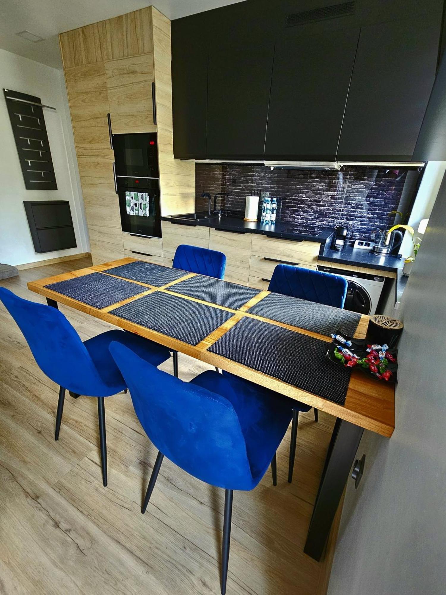 Apartament Radiostacja III Z Ogrodkiem, Parking Free グリヴィツェ エクステリア 写真